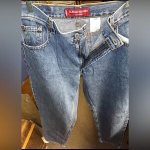 Levi Strauss 550 Classic Relaxed Medium Wash Denim Jeans Women’s 12M (32” Waist)